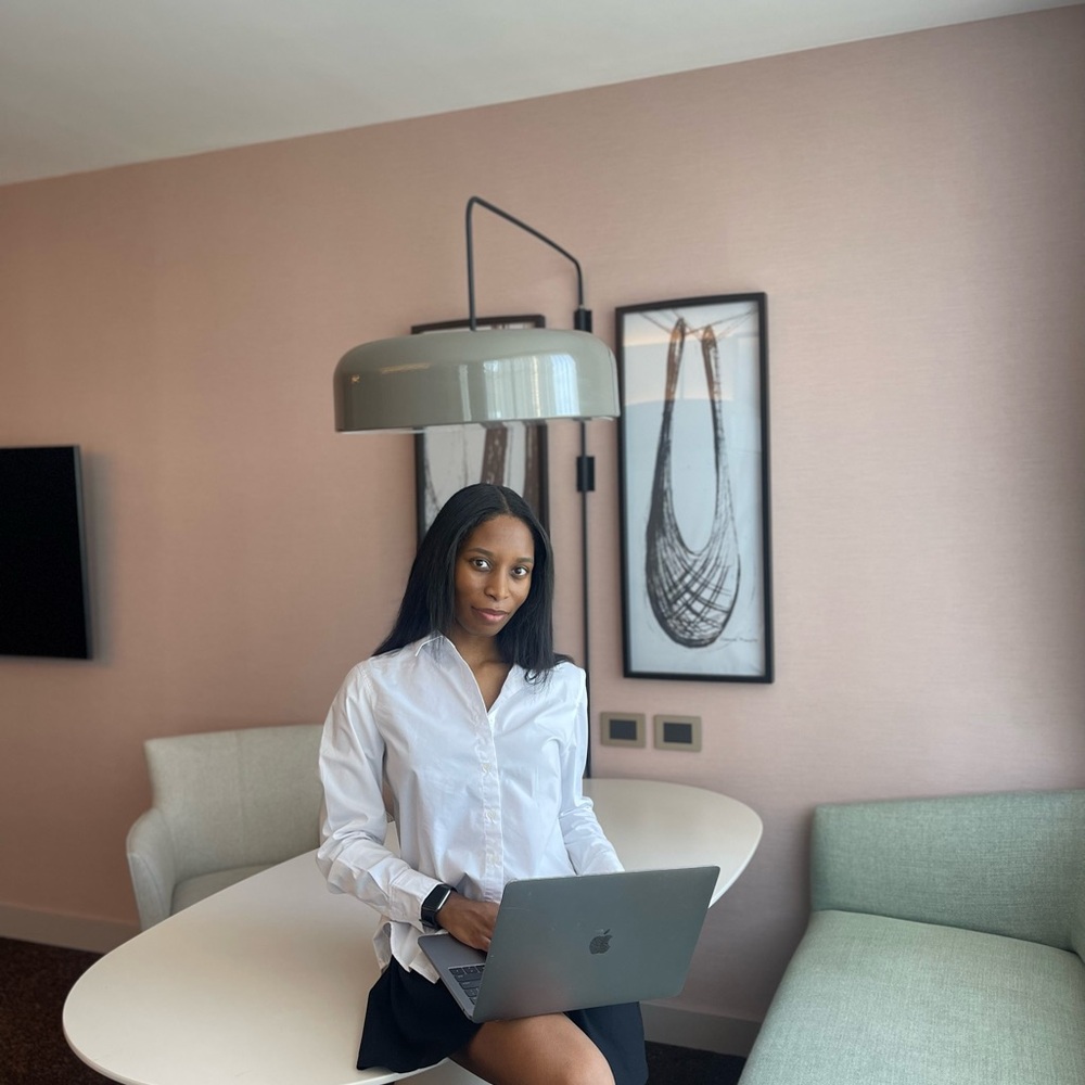 White Button-Up Shirt for Home Office - Classic Professional Style
